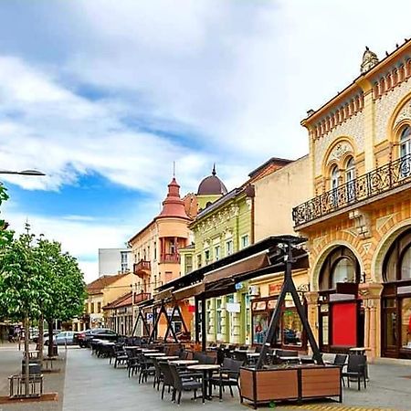 Centar Lux 2 Hostel Nagybecskerek Kültér fotó