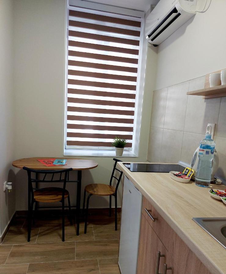 Centar Lux 2 Hostel Nagybecskerek Kültér fotó