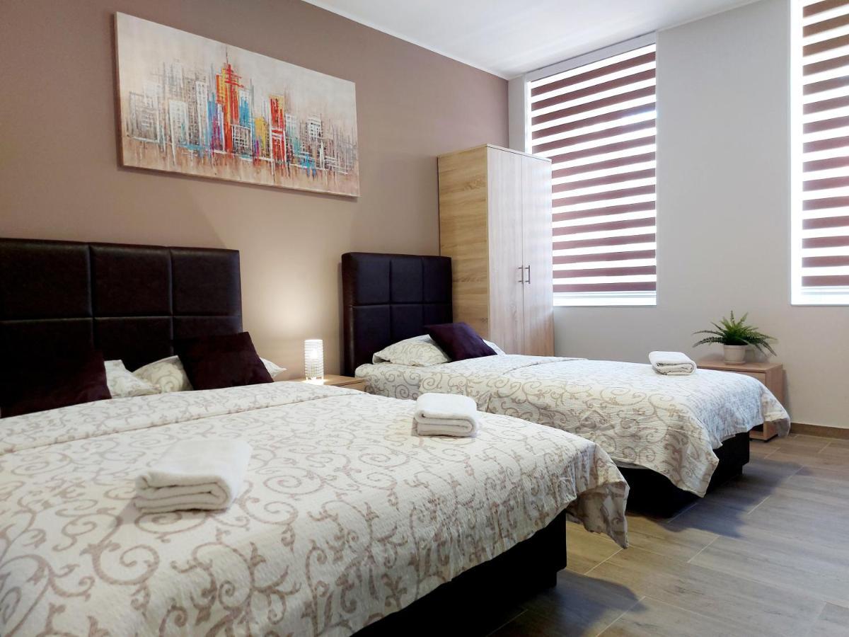 Centar Lux 2 Hostel Nagybecskerek Kültér fotó
