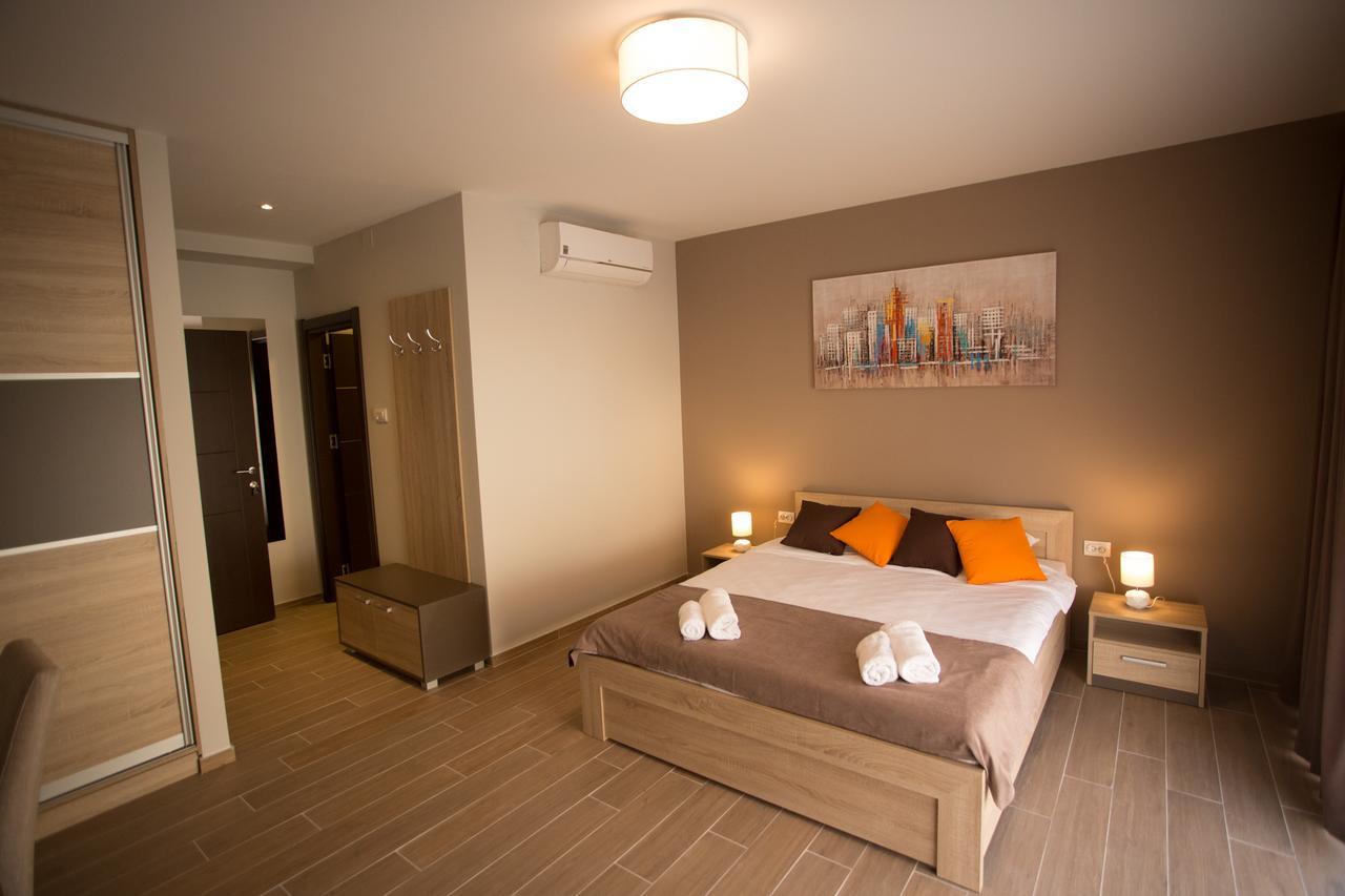 Centar Lux 2 Hostel Nagybecskerek Kültér fotó