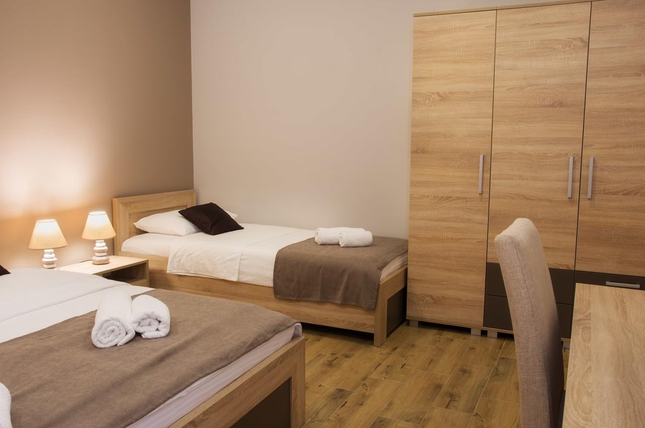 Centar Lux 2 Hostel Nagybecskerek Kültér fotó